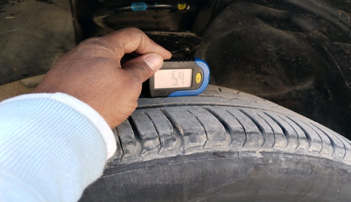 2018 Nissan Terrano XE (D), Diesel, Manual, 96,012 km, tyre