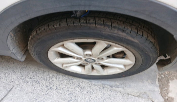 2016 Hyundai Creta SX PLUS 1.6 PETROL, Petrol, Manual, 1,47,008 km, tyre