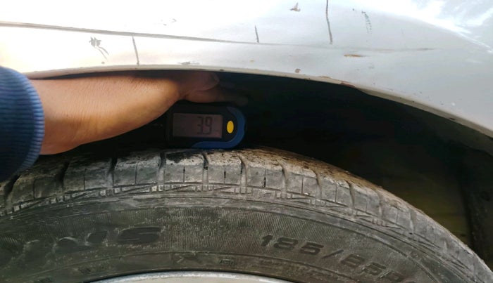 2015 Maruti Ciaz ZXI, Petrol, Manual, 1,36,257 km, tyre