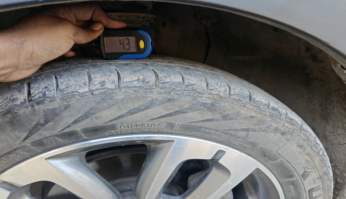 2017 Hyundai Elite i20 MAGNA 1.4 CRDI, Diesel, Manual, 1,79,087 km, tyre