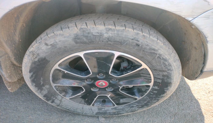 2018 Renault Duster 85 PS RXS MT DIESEL, Diesel, Manual, 1,92,514 km, tyre