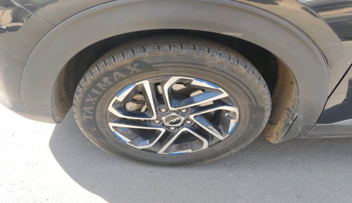 2022 KIA CARENS PRESTIGE PLUS 1.5 DIESEL 7 STR, Diesel, Manual, 1,01,820 km, tyre