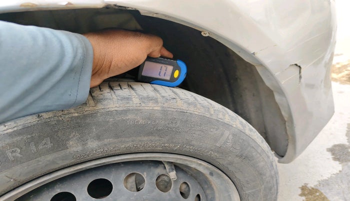 2011 Toyota Etios Liva G, Petrol, Manual, 1,38,237 km, tyre