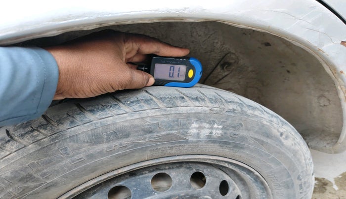 2011 Toyota Etios Liva G, Petrol, Manual, 1,38,237 km, tyre