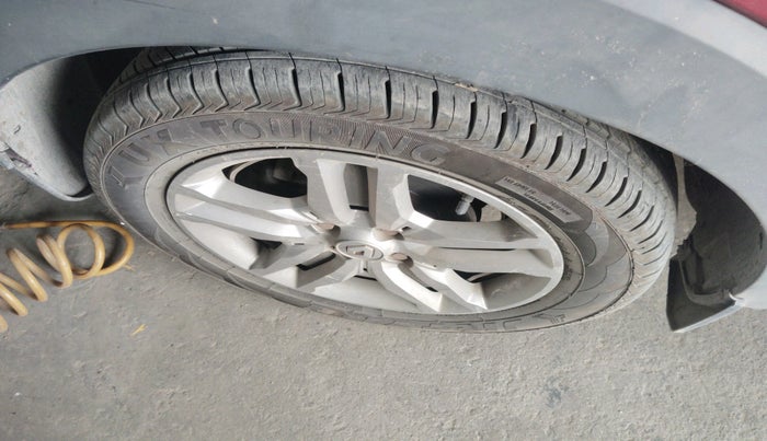 2020 Renault TRIBER RXZ, Petrol, Manual, 64,436 km, tyre