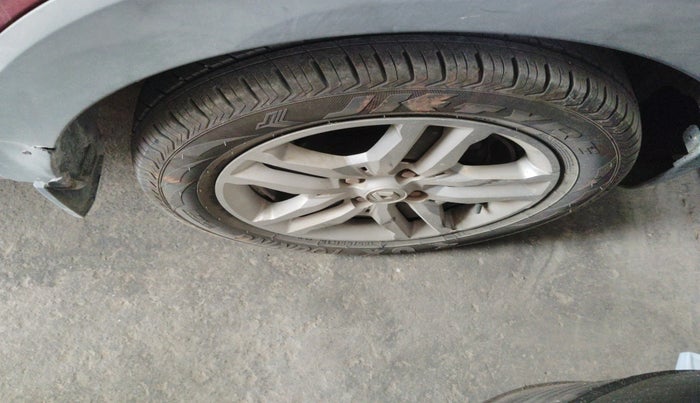 2020 Renault TRIBER RXZ, Petrol, Manual, 64,436 km, tyre