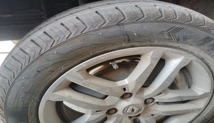 2020 Renault TRIBER RXZ, Petrol, Manual, 64,436 km, tyre