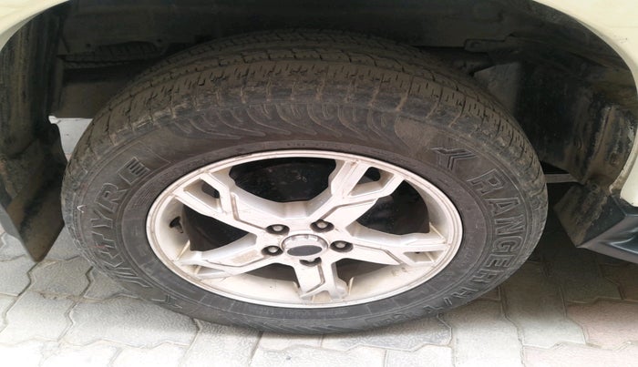 2015 Mahindra Scorpio S10, Diesel, Manual, 2,56,183 km, tyre