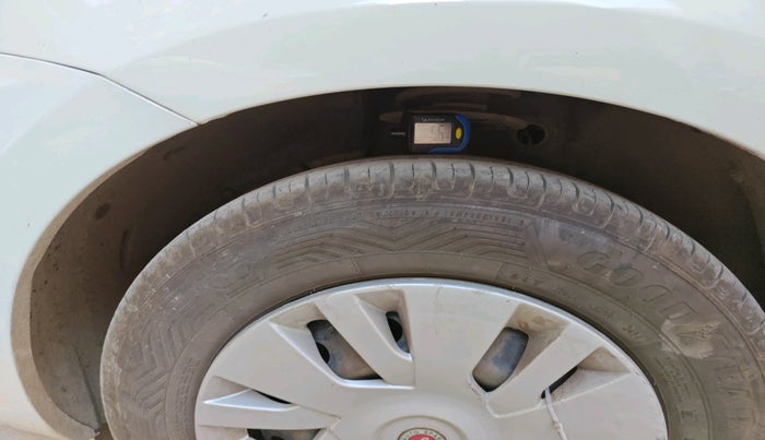 2017 Maruti Dzire VDI AMT, Diesel, Automatic, 2,74,072 km, tyre