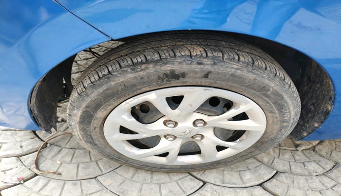 2017 Hyundai Grand i10 MAGNA 1.2 KAPPA VTVT, Petrol, Manual, 1,92,183 km, tyre