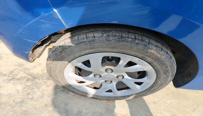 2017 Hyundai Grand i10 MAGNA 1.2 KAPPA VTVT, Petrol, Manual, 1,92,183 km, tyre