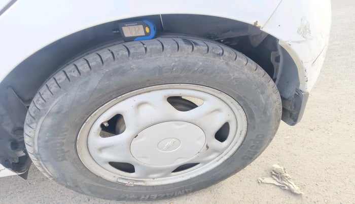 2013 Chevrolet Beat PS PETROL, Petrol, Manual, 91,950 km, tyre