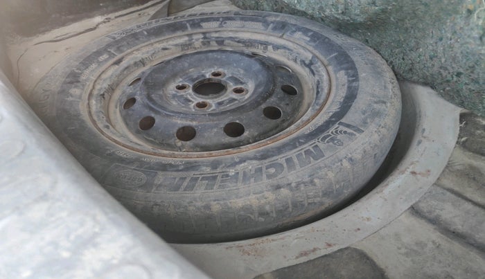 2010 Maruti Ritz VDI, Diesel, Manual, 82,714 km, tyre