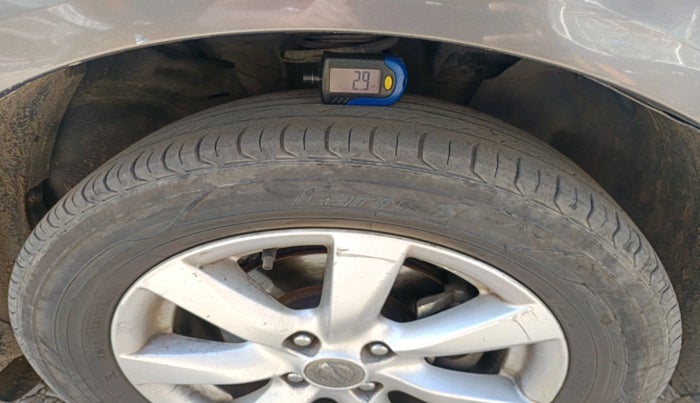 2012 Nissan Sunny XV DIESEL, Diesel, Manual, 3,07,369 km, tyre