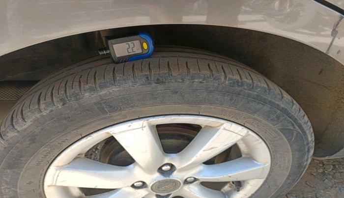 2012 Nissan Sunny XV DIESEL, Diesel, Manual, 3,07,369 km, tyre