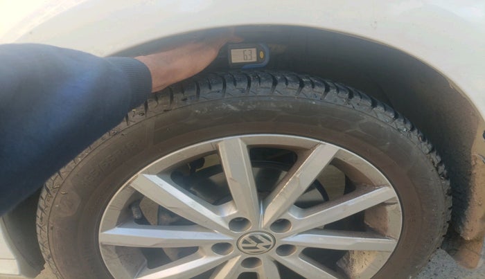 2017 Volkswagen Ameo HIGHLINE1.2L PLUS 16 ALLOY, Petrol, Manual, 70,985 km, tyre