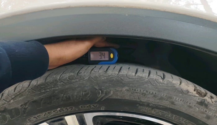 2023 MG ASTOR SHARP 1.5 CVT, Petrol, Automatic, 47,912 km, tyre