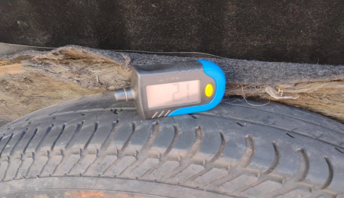 2011 Maruti Swift VDI, Diesel, Manual, 1,49,447 km, tyre