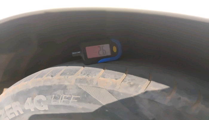 2011 Maruti Swift VDI, Diesel, Manual, 1,49,447 km, tyre