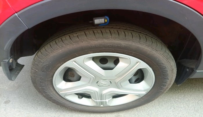 2023 Tata NEXON XMA PLUS SUNROOF PETROL, Petrol, Automatic, 9,066 km, tyre