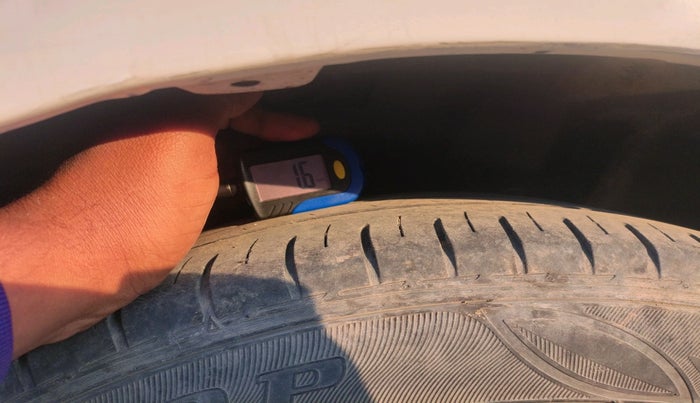 2015 Ford Ecosport TITANIUM 1.5L DIESEL, Diesel, Manual, 1,63,084 km, tyre