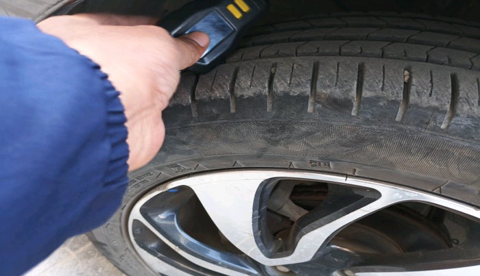 2021 Maruti Baleno ZETA PETROL 1.2, Petrol, Manual, 38,377 km, tyre