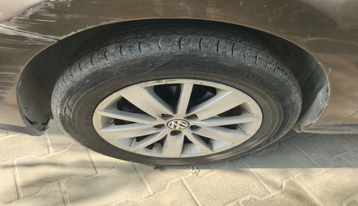 2017 Volkswagen Ameo HIGHLINE1.5L, Diesel, Manual, 1,19,635 km, tyre