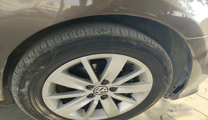 2017 Volkswagen Ameo HIGHLINE1.5L, Diesel, Manual, 1,19,635 km, tyre