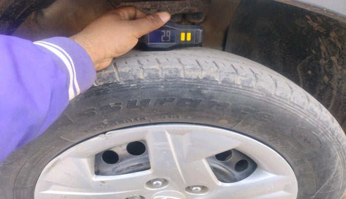 2021 Hyundai VENUE S 1.2, Petrol, Manual, 33,682 km, tyre