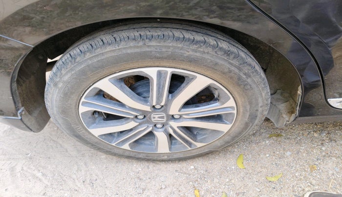 2022 Honda Amaze 1.2L I-VTEC VX CVT, Petrol, Automatic, 17,797 km, tyre