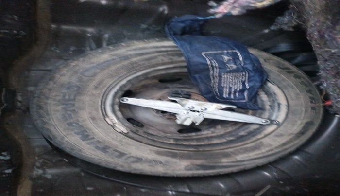 2018 Renault Kwid RXT 1.0 (O), Petrol, Manual, 74,771 km, tyre