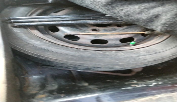 2010 Ford Figo ZXI 1.4 DIESEL, Diesel, Manual, 76,146 km, tyre