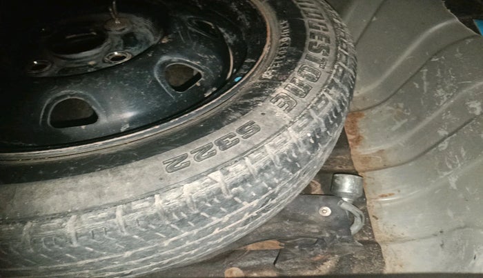 2015 Maruti Alto K10 VXI, Petrol, Manual, 82,843 km, tyre