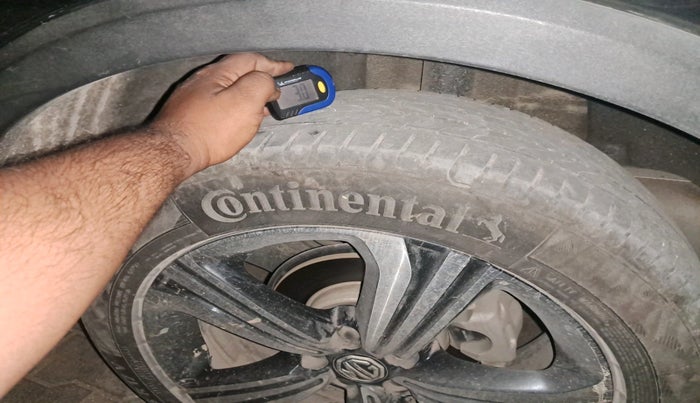 2023 MG ASTOR  SHARP 1.5 MT IVORY , Petrol, Manual, 45,636 km, tyre