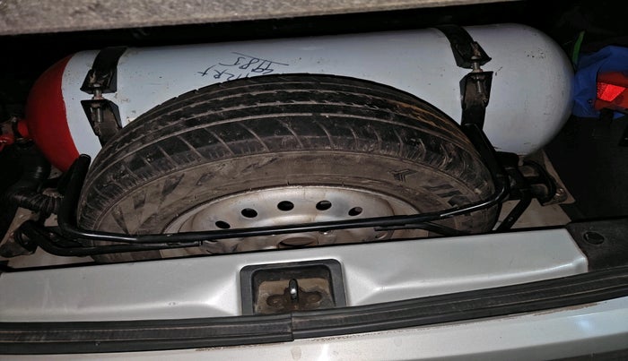 2019 Maruti New Wagon-R LXI CNG (O) 1.0, Petrol, Manual, 1,17,221 km, tyre