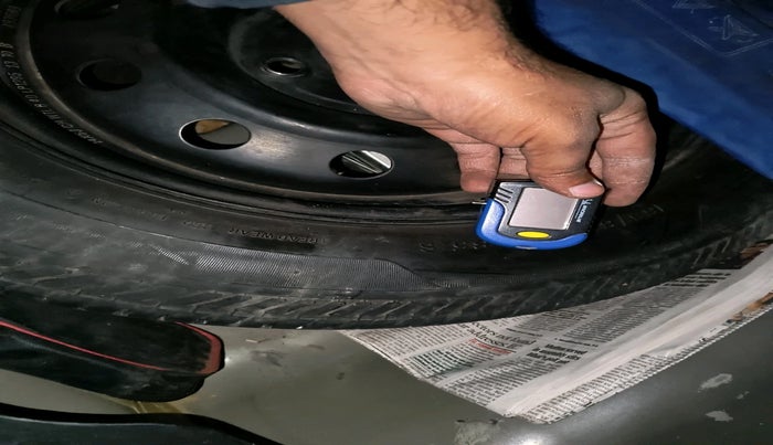 2013 Maruti Swift Dzire VXI, Petrol, Manual, 83,653 km, tyre