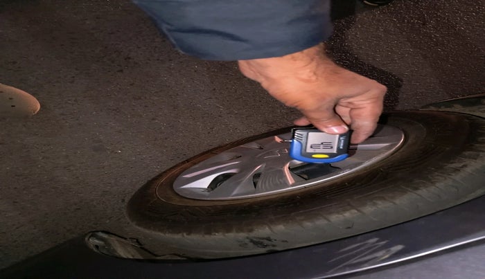 2013 Maruti Swift Dzire VXI, Petrol, Manual, 83,653 km, tyre