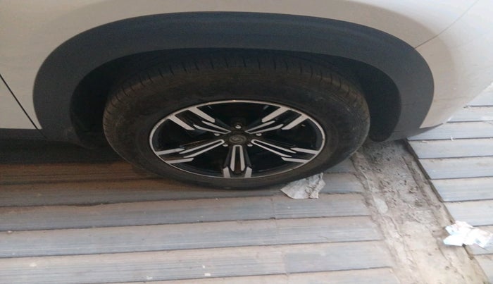 2020 KIA SELTOS HTE 1.5 DIESEL, Diesel, Manual, 1,17,498 km, tyre