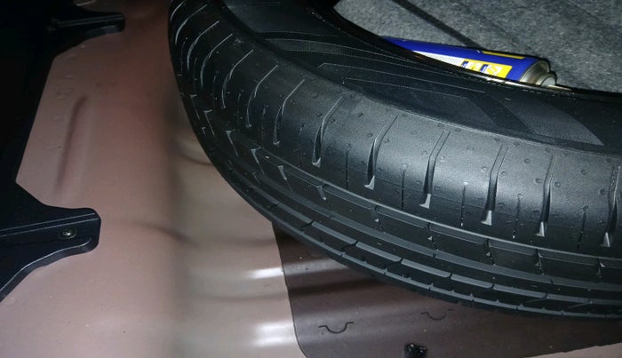 2022 Hyundai Creta SX 1.5 PETROL, Petrol, Manual, 33,138 km, tyre