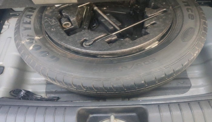 2018 Hyundai Creta E PLUS 1.6 PETROL, Petrol, Manual, 62,440 km, tyre