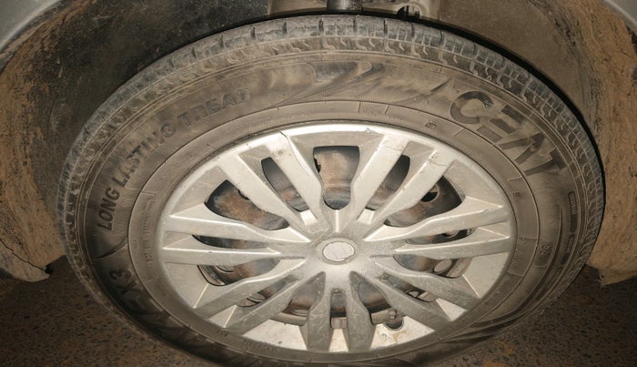 2018 Maruti Dzire VXI, Petrol, Manual, 1,76,403 km, tyre