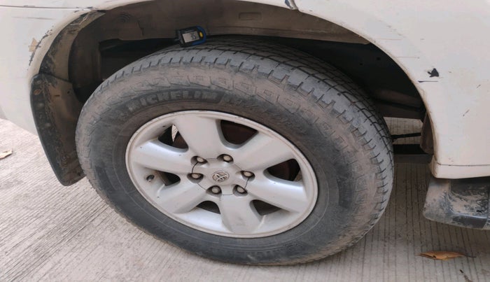 2011 Toyota Fortuner 3.0 4X4 MT, Diesel, Manual, 1,86,135 km, tyre