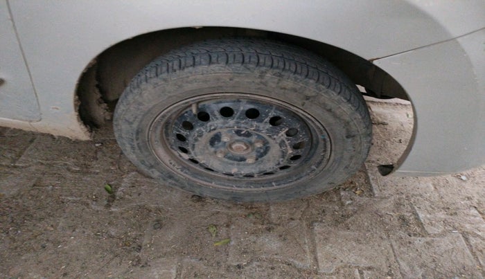 2012 Maruti Wagon R 1.0 VXI, Petrol, Manual, 68,325 km, tyre