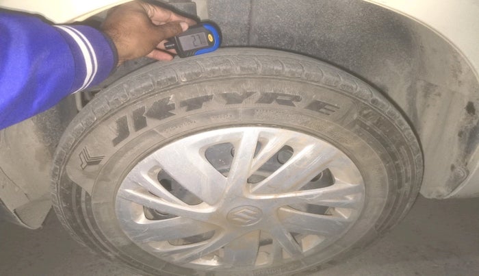 2016 Maruti Swift VXI, Petrol, Manual, 48,561 km, tyre