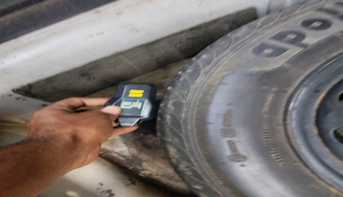 2014 Fiat Linea DYNAMIC 1.3 L ADVANCED MULTIJET, Diesel, Manual, 1,33,412 km, tyre