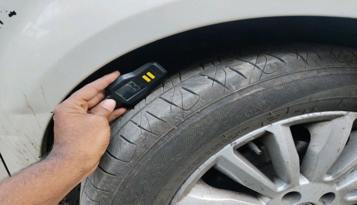 2014 Fiat Linea DYNAMIC 1.3 L ADVANCED MULTIJET, Diesel, Manual, 1,33,412 km, tyre