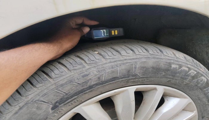 2014 Fiat Linea DYNAMIC 1.3 L ADVANCED MULTIJET, Diesel, Manual, 1,33,412 km, tyre