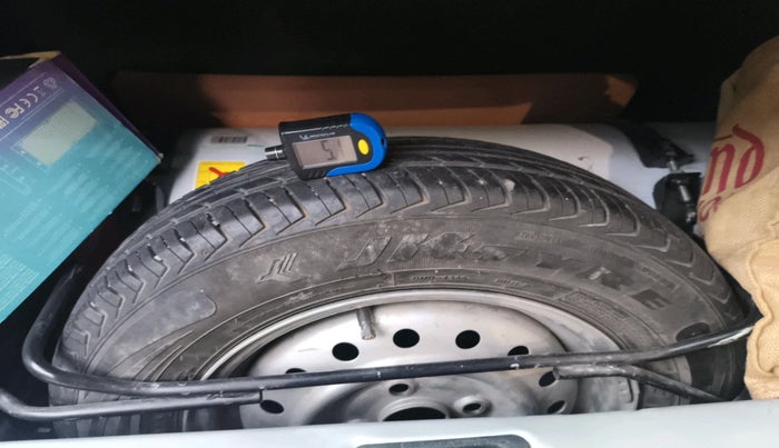 2021 Maruti New Wagon-R LXI CNG (O) 1.0, Petrol, Manual, 5,00,000 km, tyre