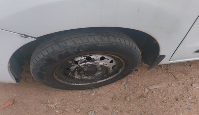 2015 Maruti Wagon R 1.0 LXI CNG, Petrol, Manual, 84,178 km, tyre