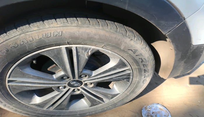 2018 Hyundai Creta SX PLUS 1.6 DIESEL, Diesel, Manual, 2,22,224 km, tyre